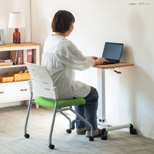 カラフルな座面が特徴のキャスター付きチェア◆スタッキングチェア フォルク　【色】オレンジ - 画像 (3)